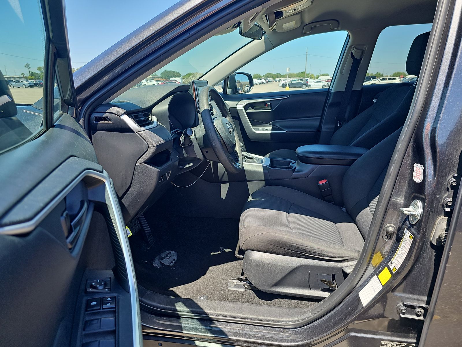2020 Toyota RAV4 LE FWD