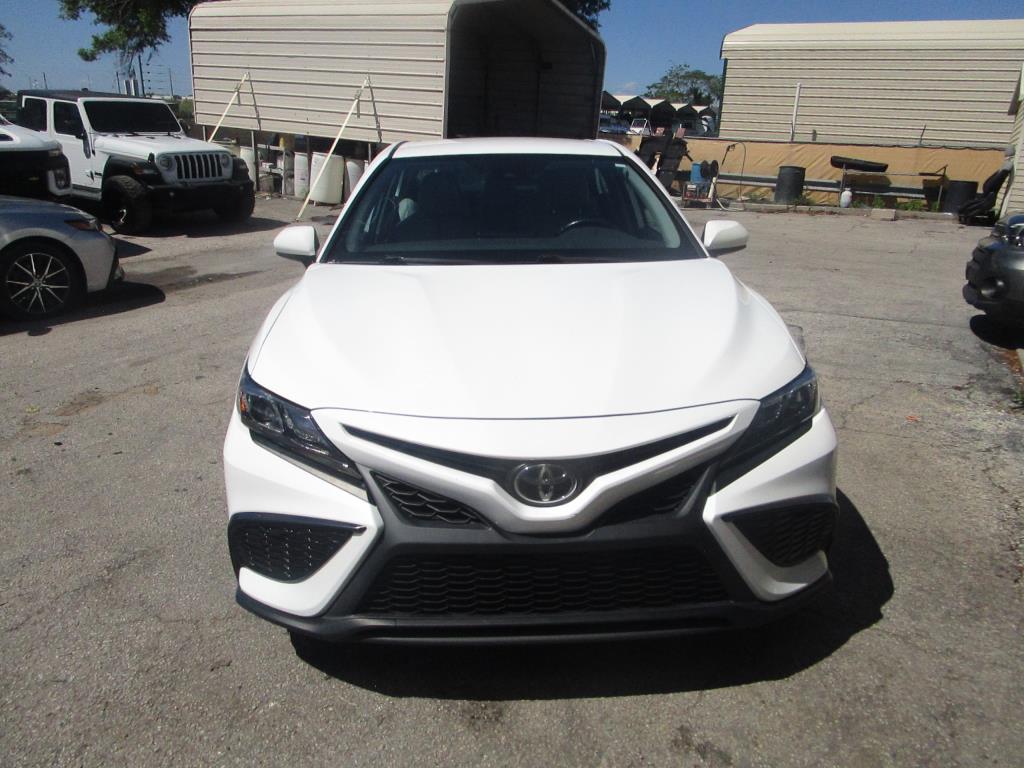 2021 Toyota Camry SE FWD