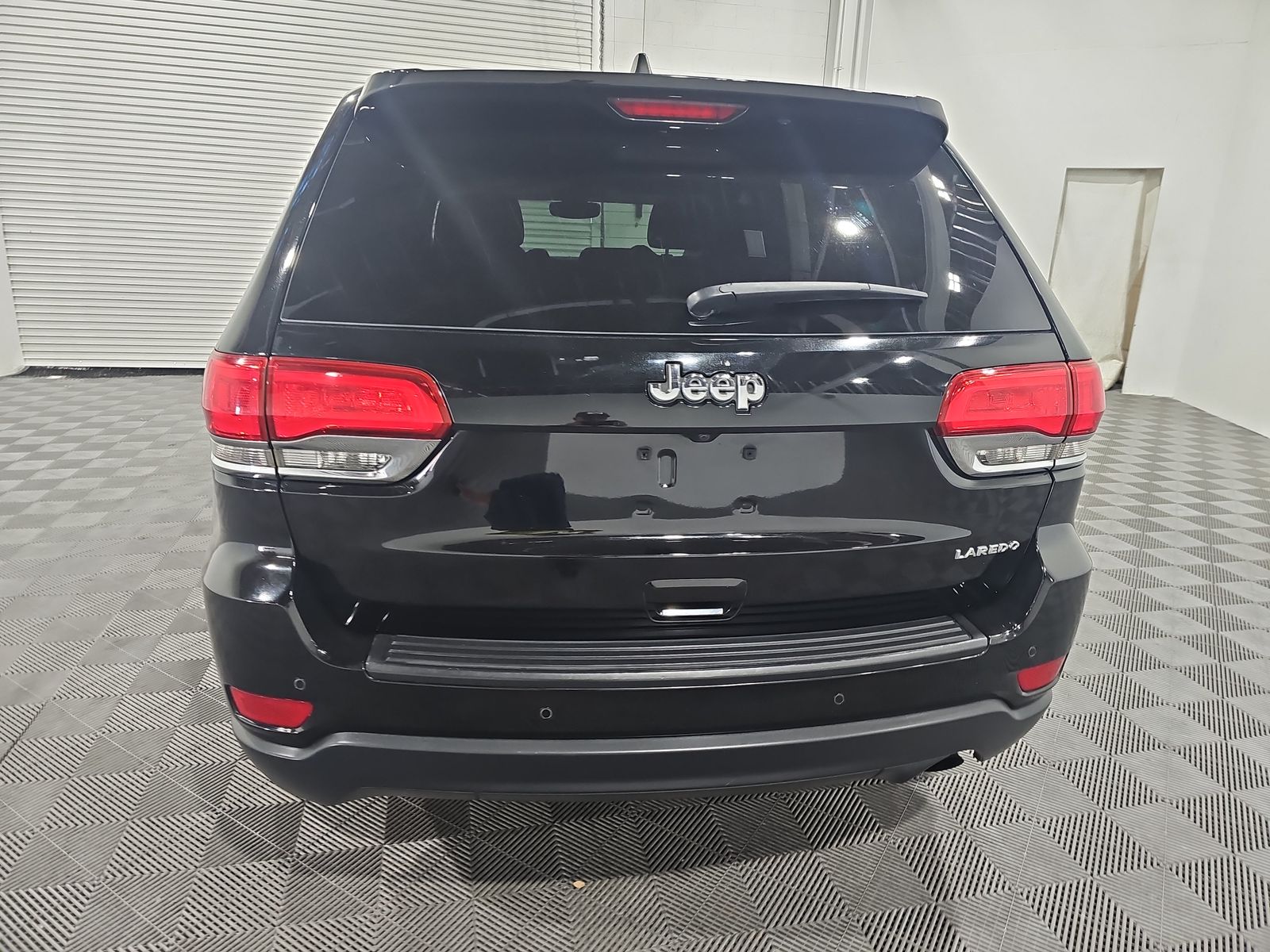 2017 Jeep Grand Cherokee Laredo RWD