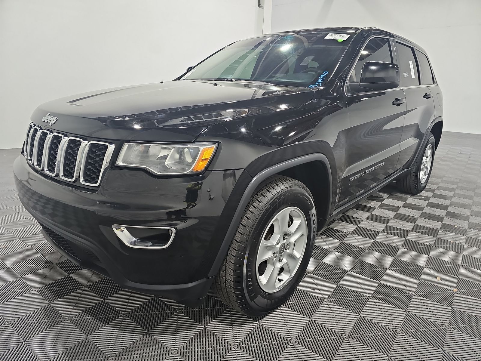 2017 Jeep Grand Cherokee Laredo RWD