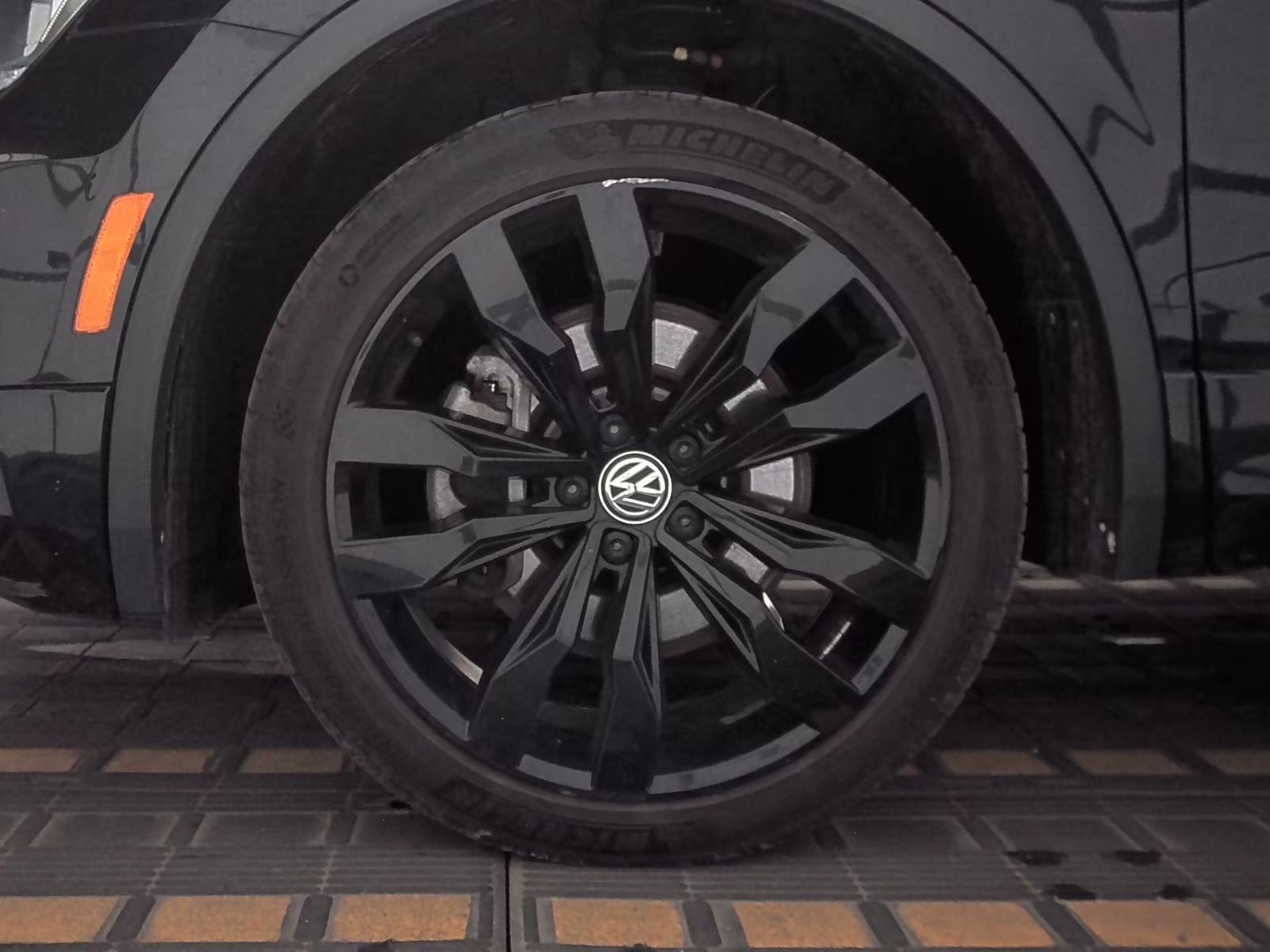 2021 Volkswagen Tiguan 2.0T SE R-Line Black AWD