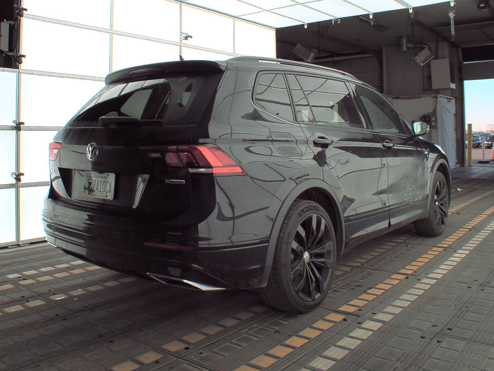 2021 Volkswagen Tiguan 2.0T SE R-Line Black AWD