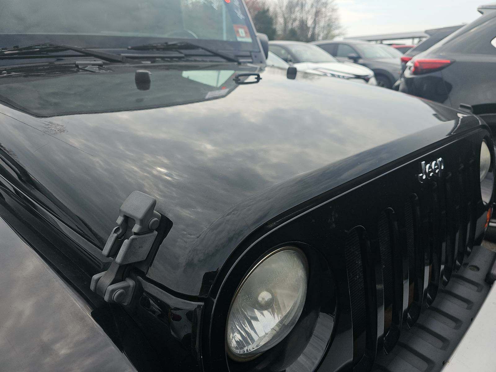 2013 Jeep Wrangler Unlimited Sahara AWD
