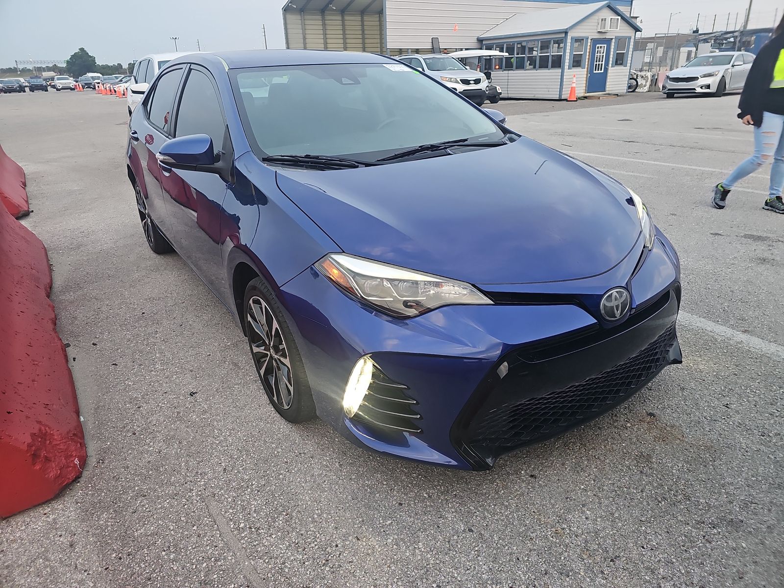 2017 Toyota Corolla SE FWD