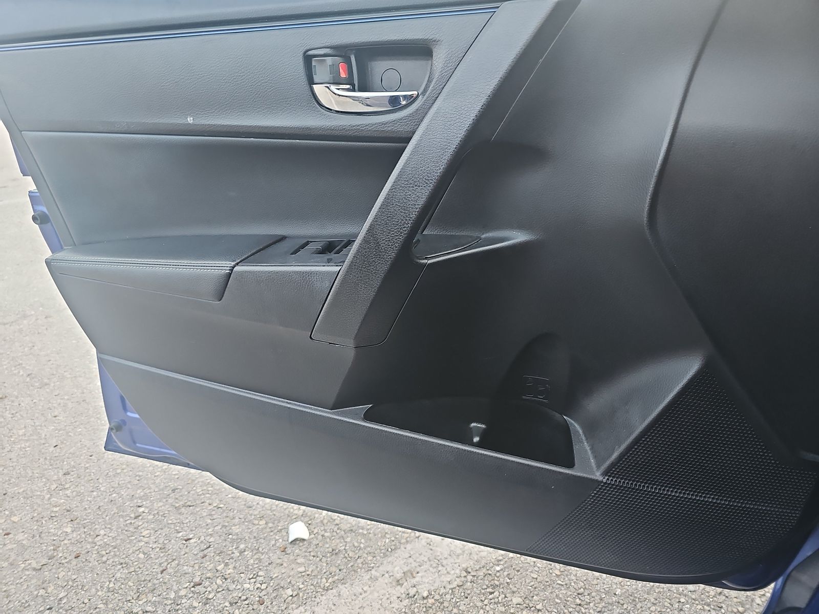 2017 Toyota Corolla SE FWD
