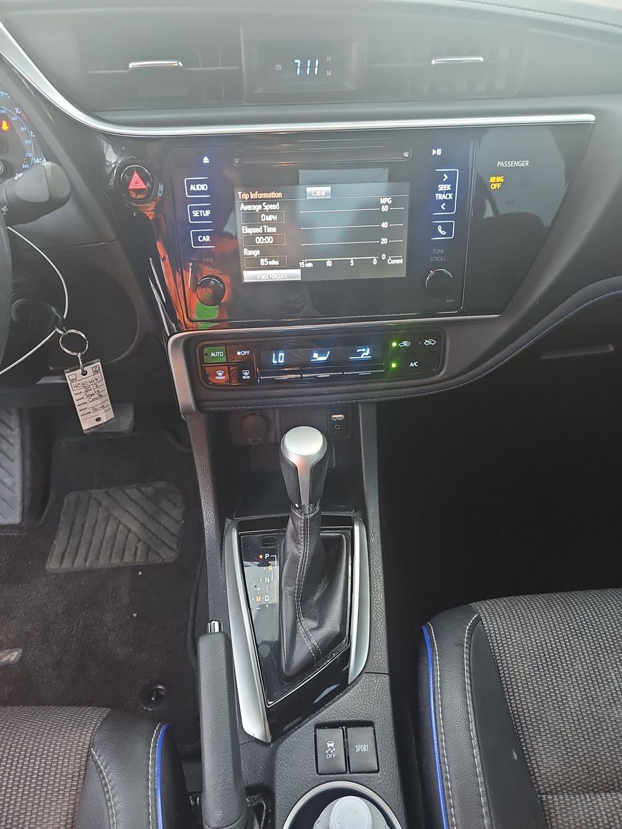 2017 Toyota Corolla SE FWD