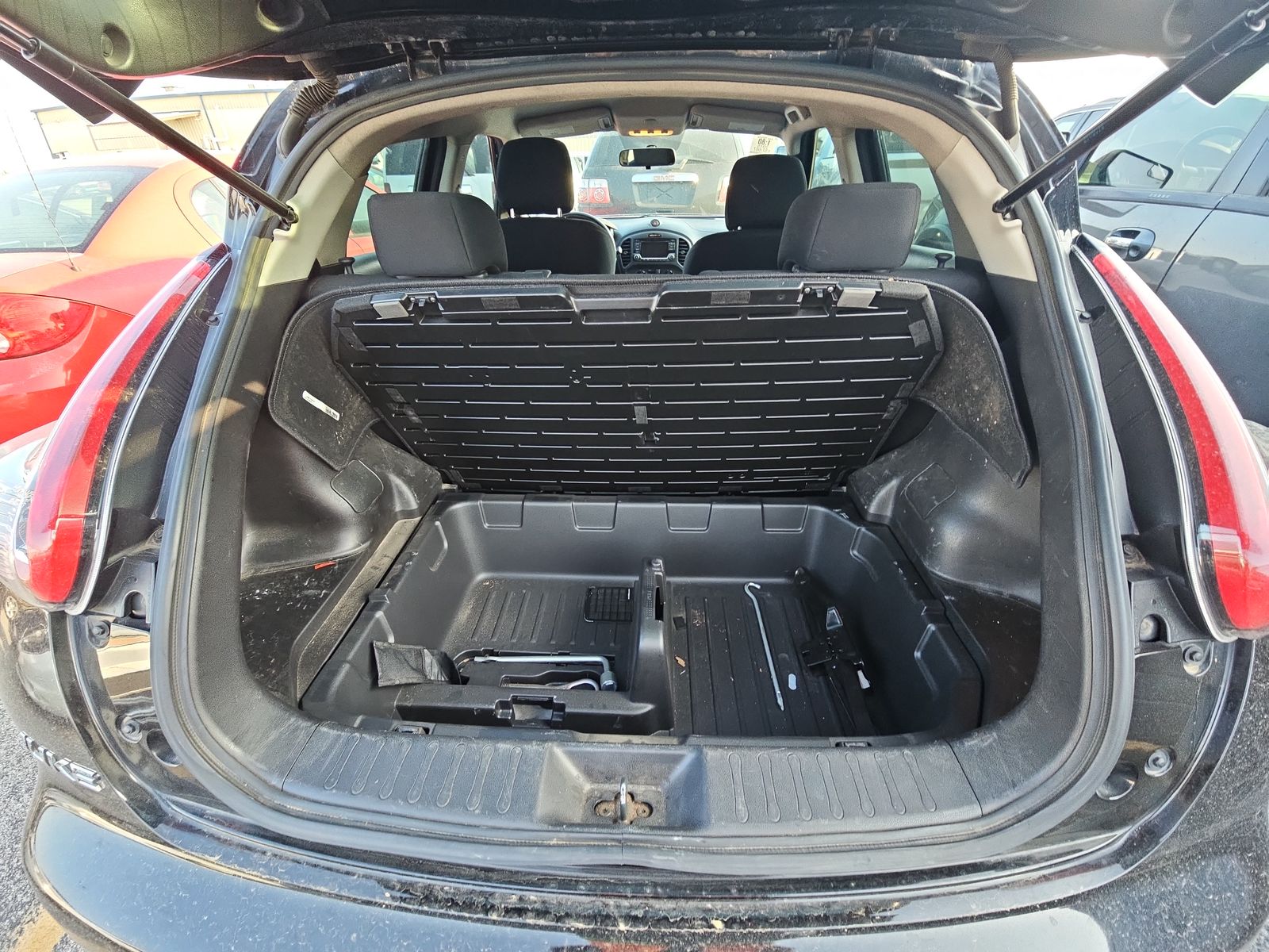 2015 Nissan JUKE S FWD