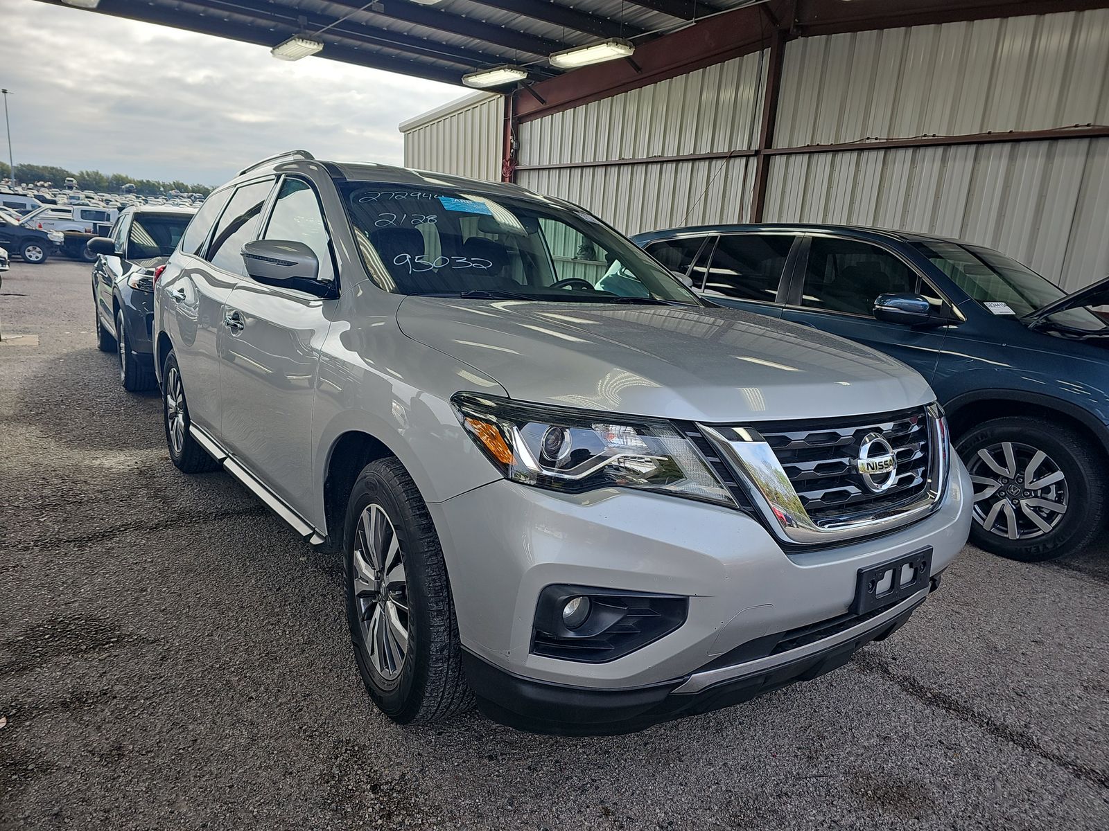 2019 Nissan Pathfinder SV FWD