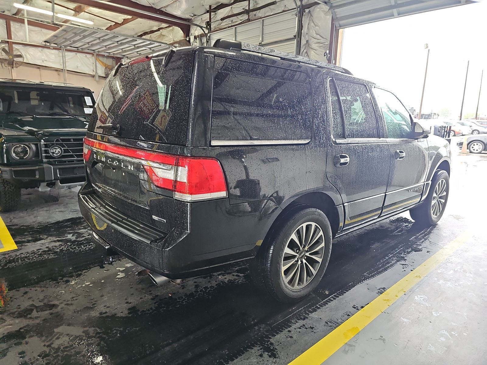 2015 Lincoln Navigator Base RWD