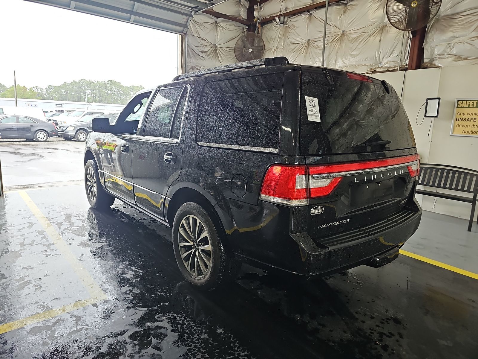 2015 Lincoln Navigator Base RWD