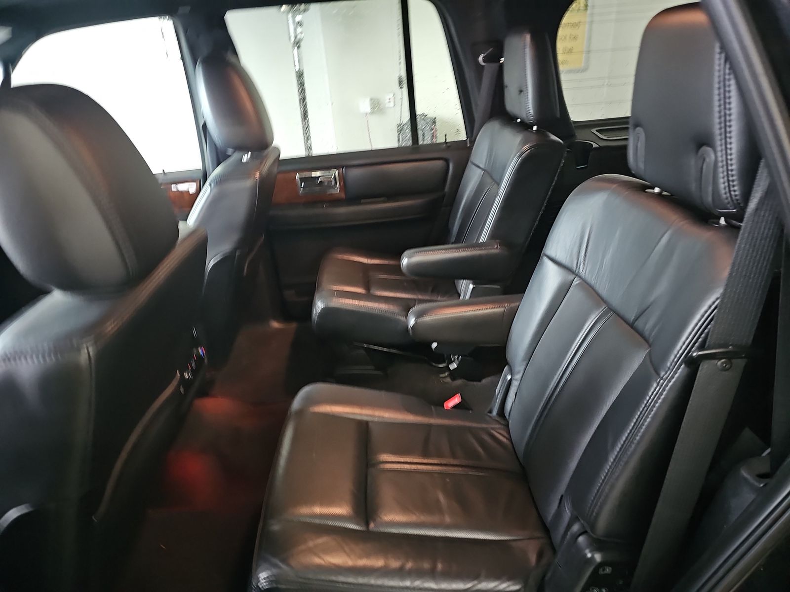 2015 Lincoln Navigator Base RWD