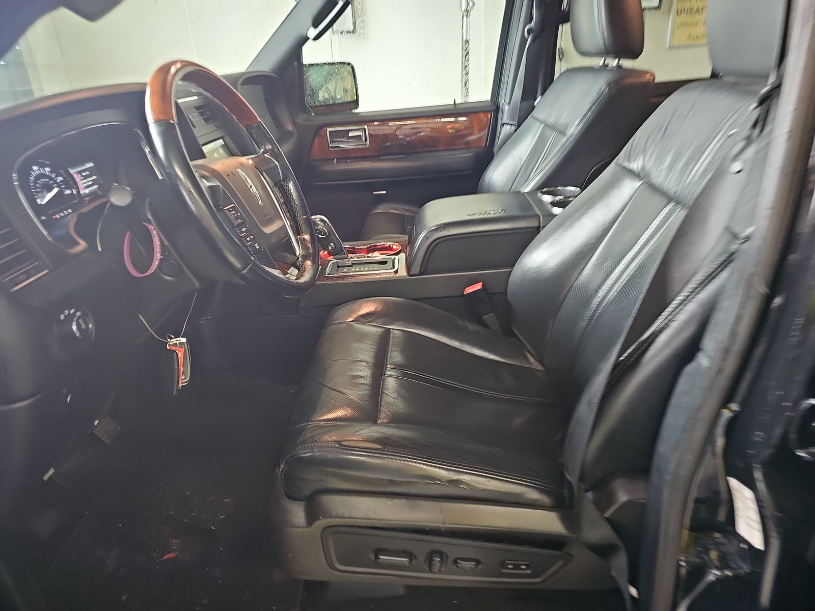 2015 Lincoln Navigator Base RWD