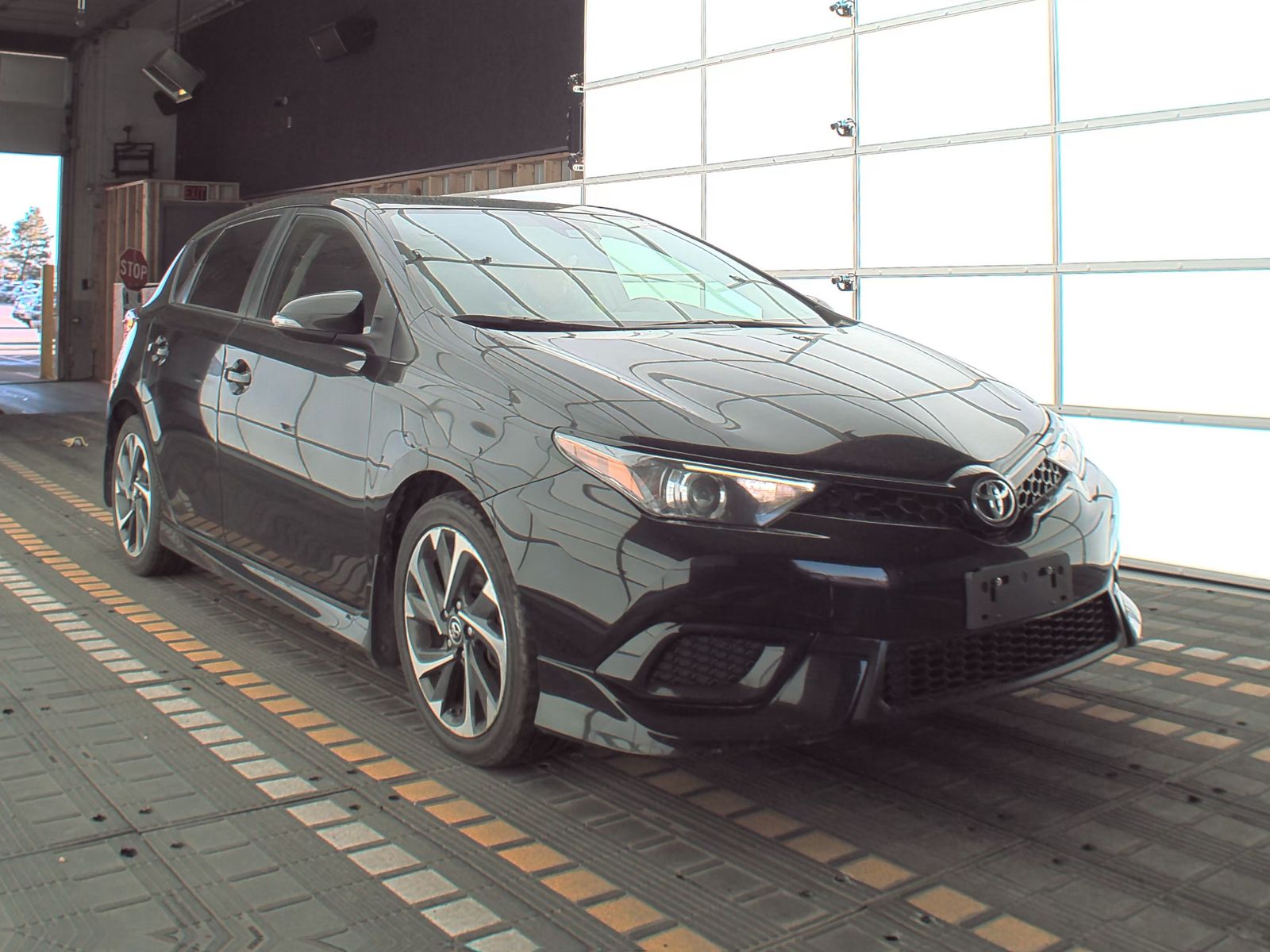 2018 Toyota Corolla iM Base FWD