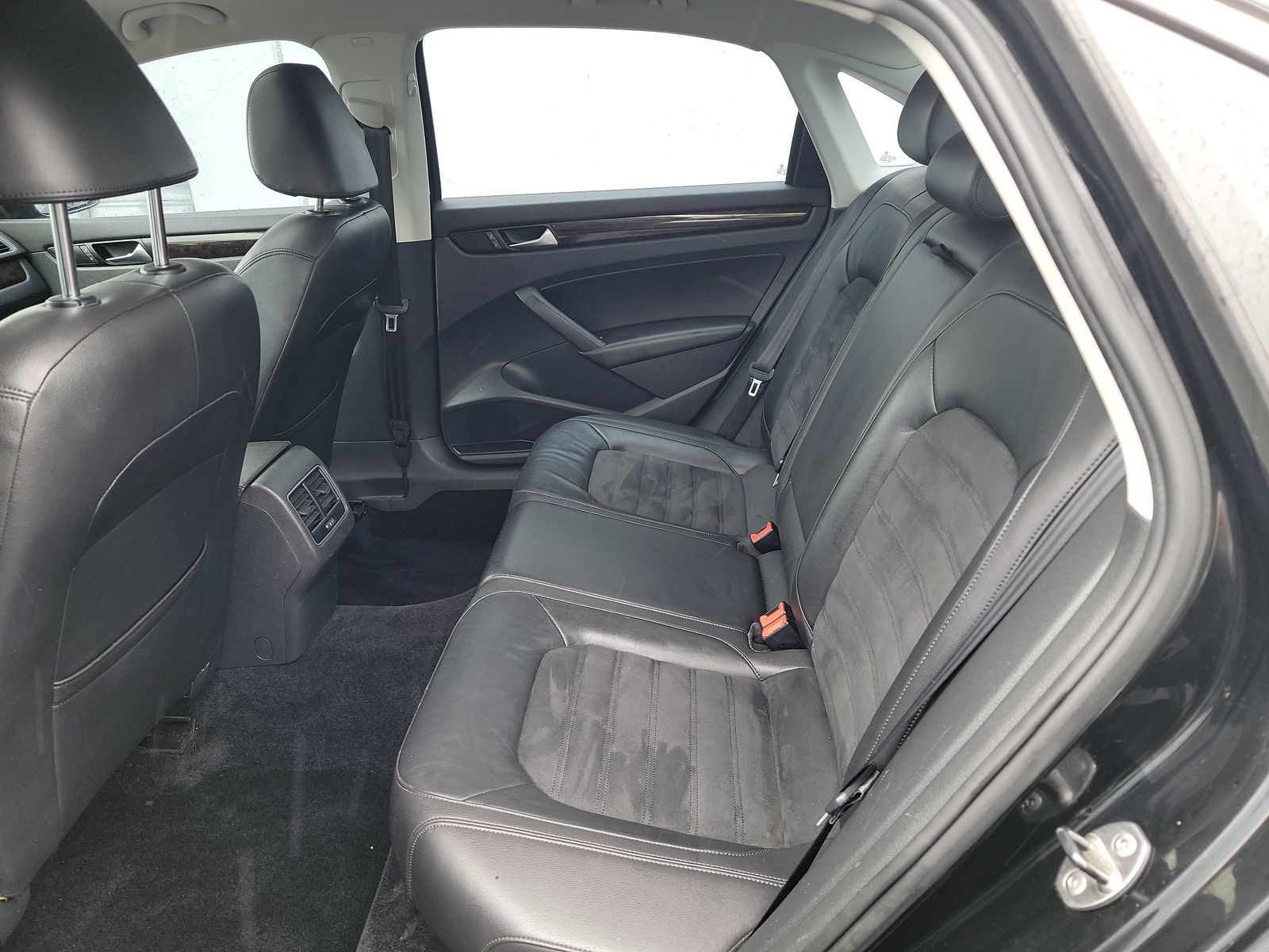 2014 Volkswagen Passat 1.8T SEL Premium FWD