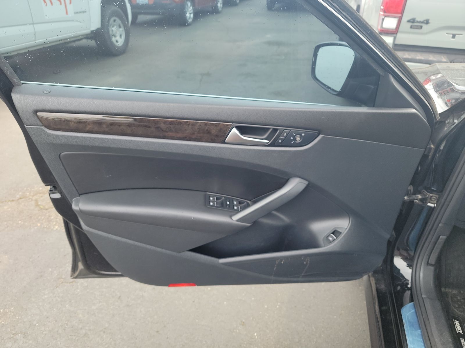 2014 Volkswagen Passat 1.8T SEL Premium FWD