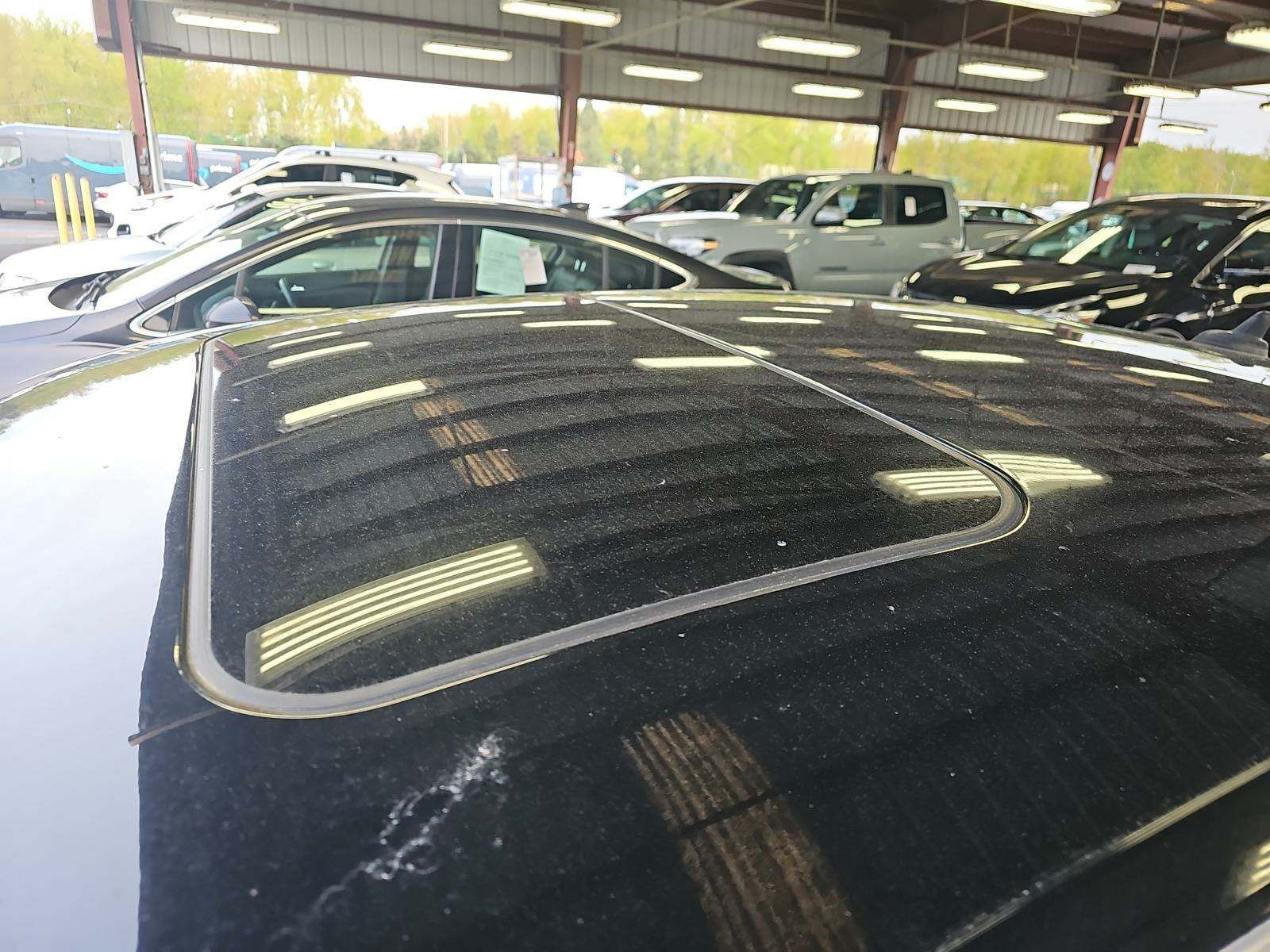 2014 Volkswagen Passat 1.8T SEL Premium FWD