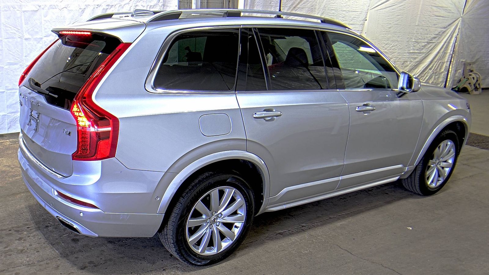 2016 Volvo XC90 T6 Momentum AWD