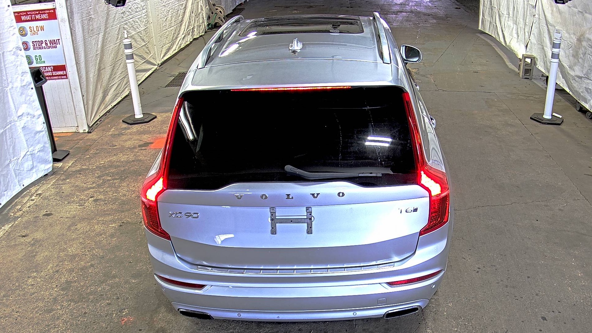 2016 Volvo XC90 T6 Momentum AWD