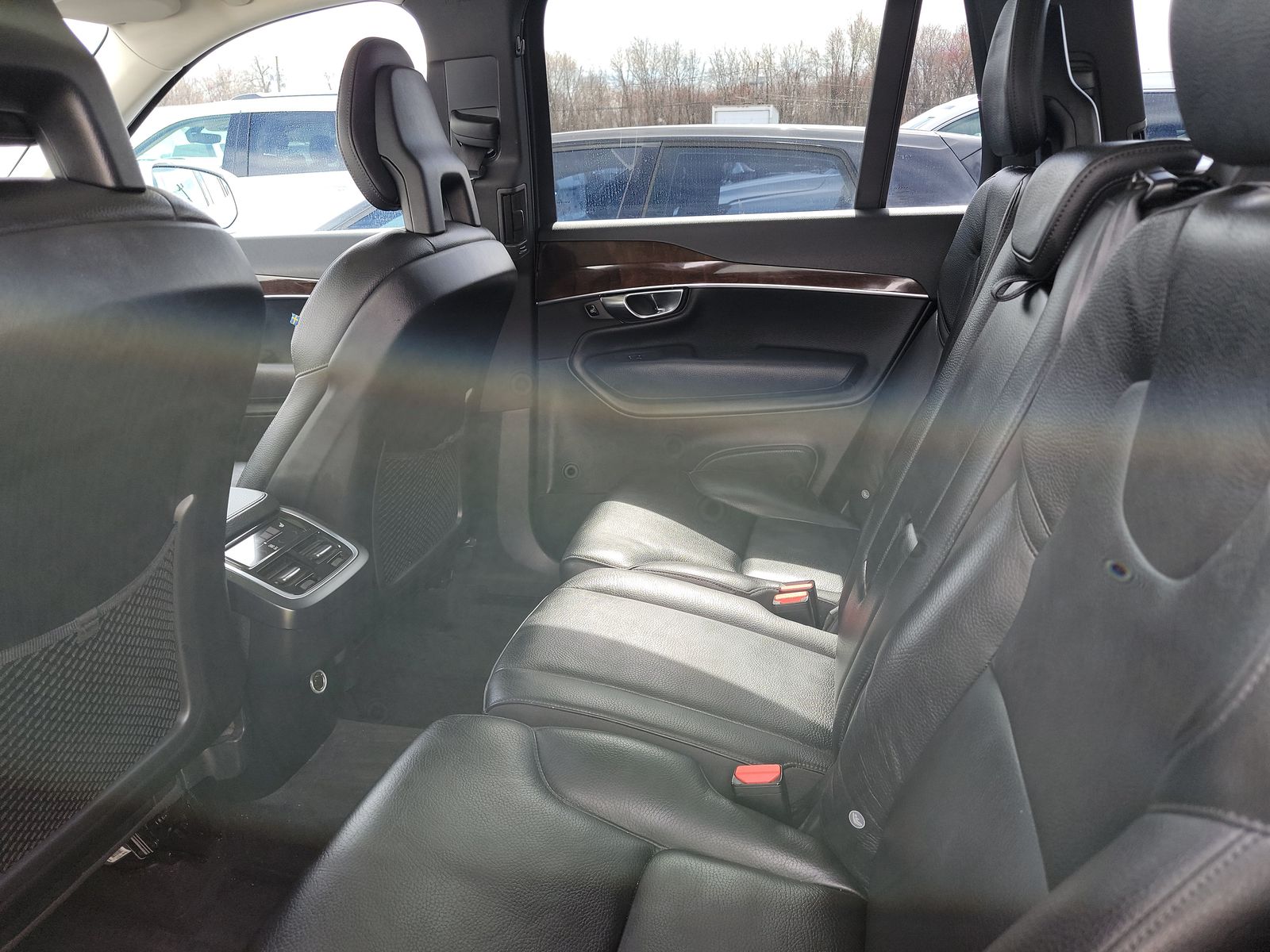 2016 Volvo XC90 T6 Momentum AWD