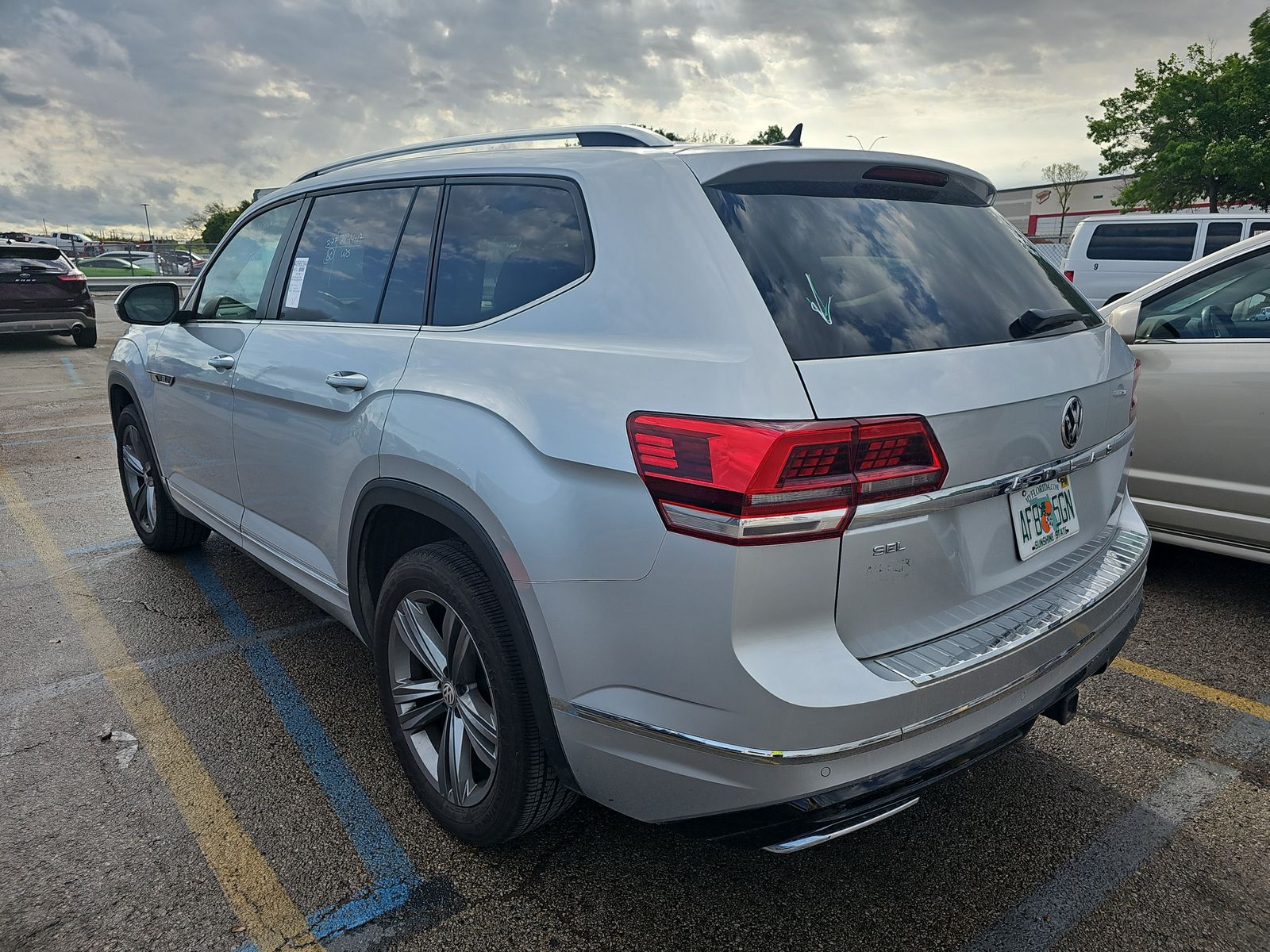 2019 Volkswagen Atlas 3.6L SEL R-Line FWD