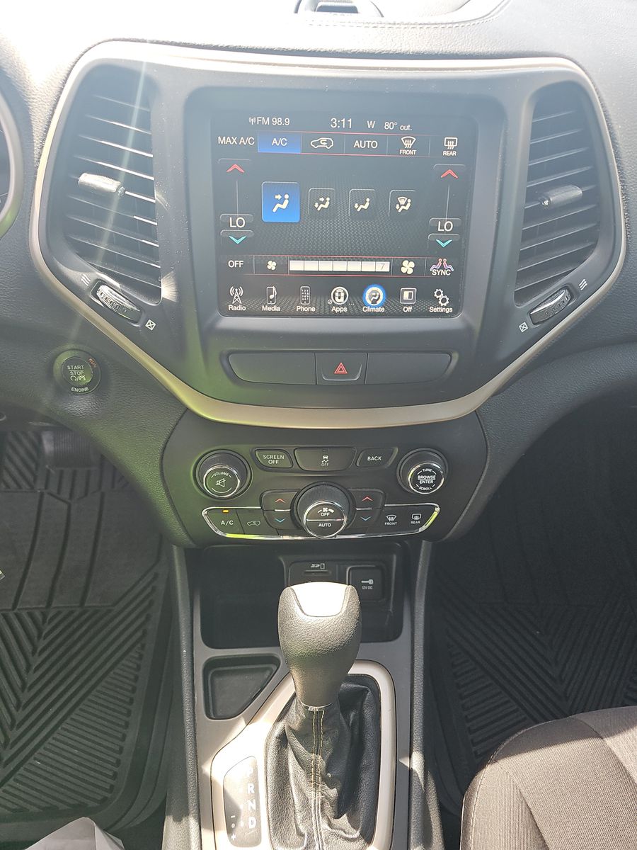 2015 Jeep Cherokee Latitude FWD