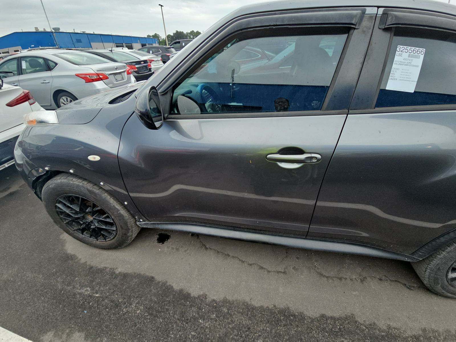2013 Nissan JUKE S FWD