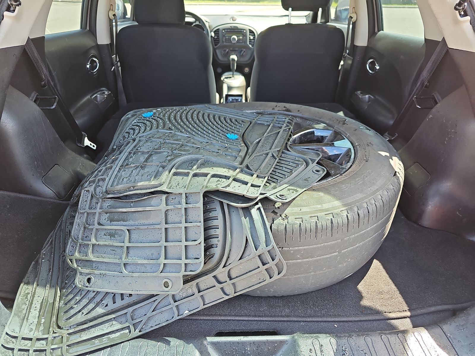 2013 Nissan JUKE S FWD