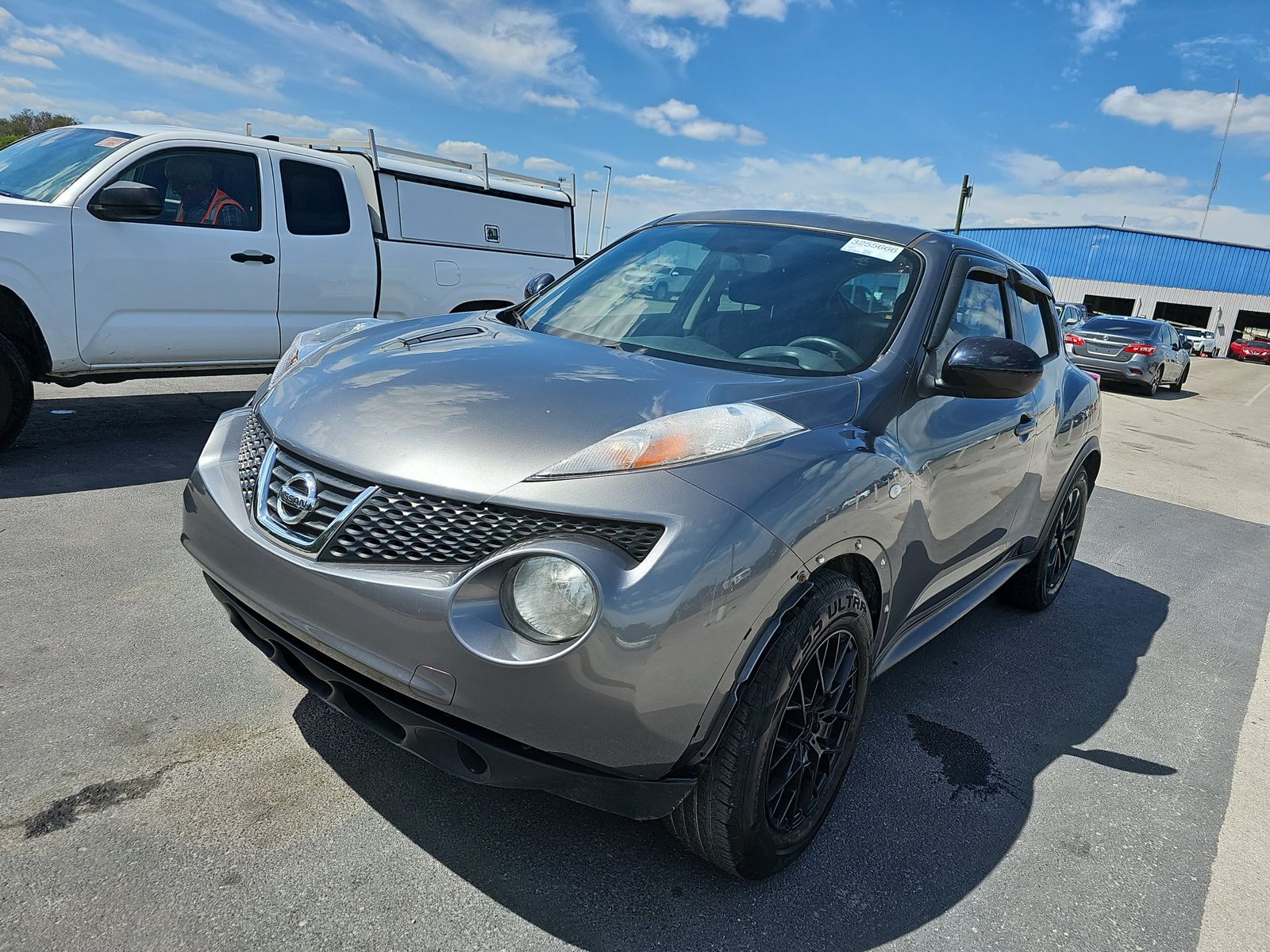2013 Nissan JUKE S FWD