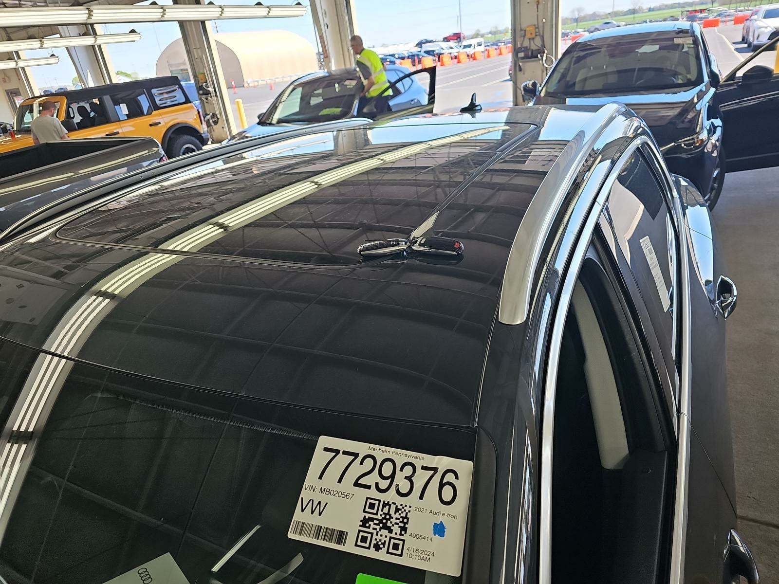 2021 Audi e-tron Premium AWD