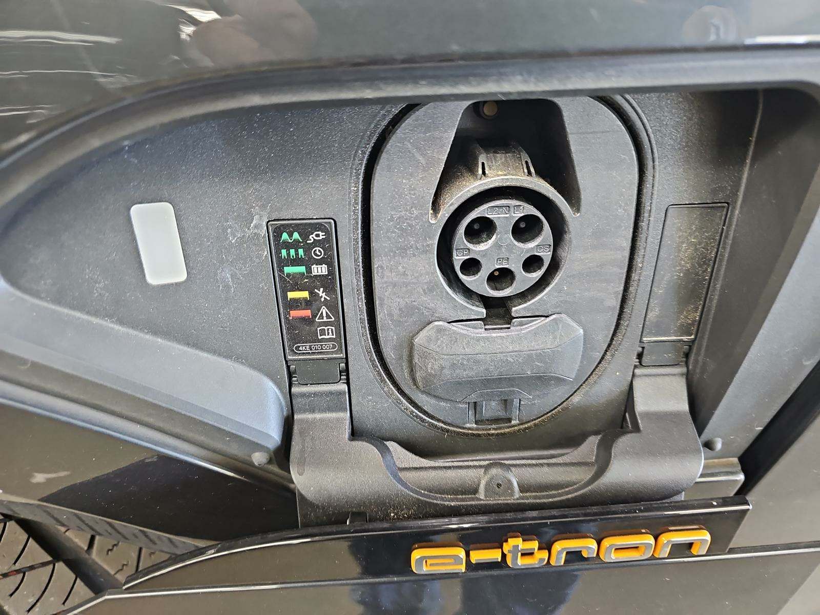 2021 Audi e-tron Premium AWD