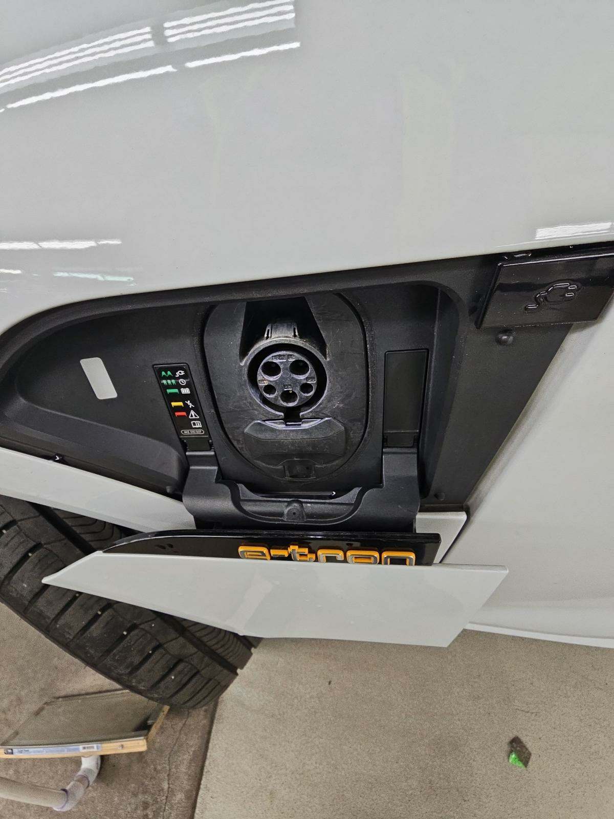 2021 Audi e-tron Premium Plus AWD