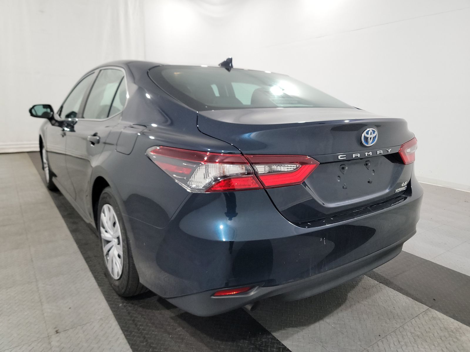 2021 Toyota Camry Hybrid LE FWD