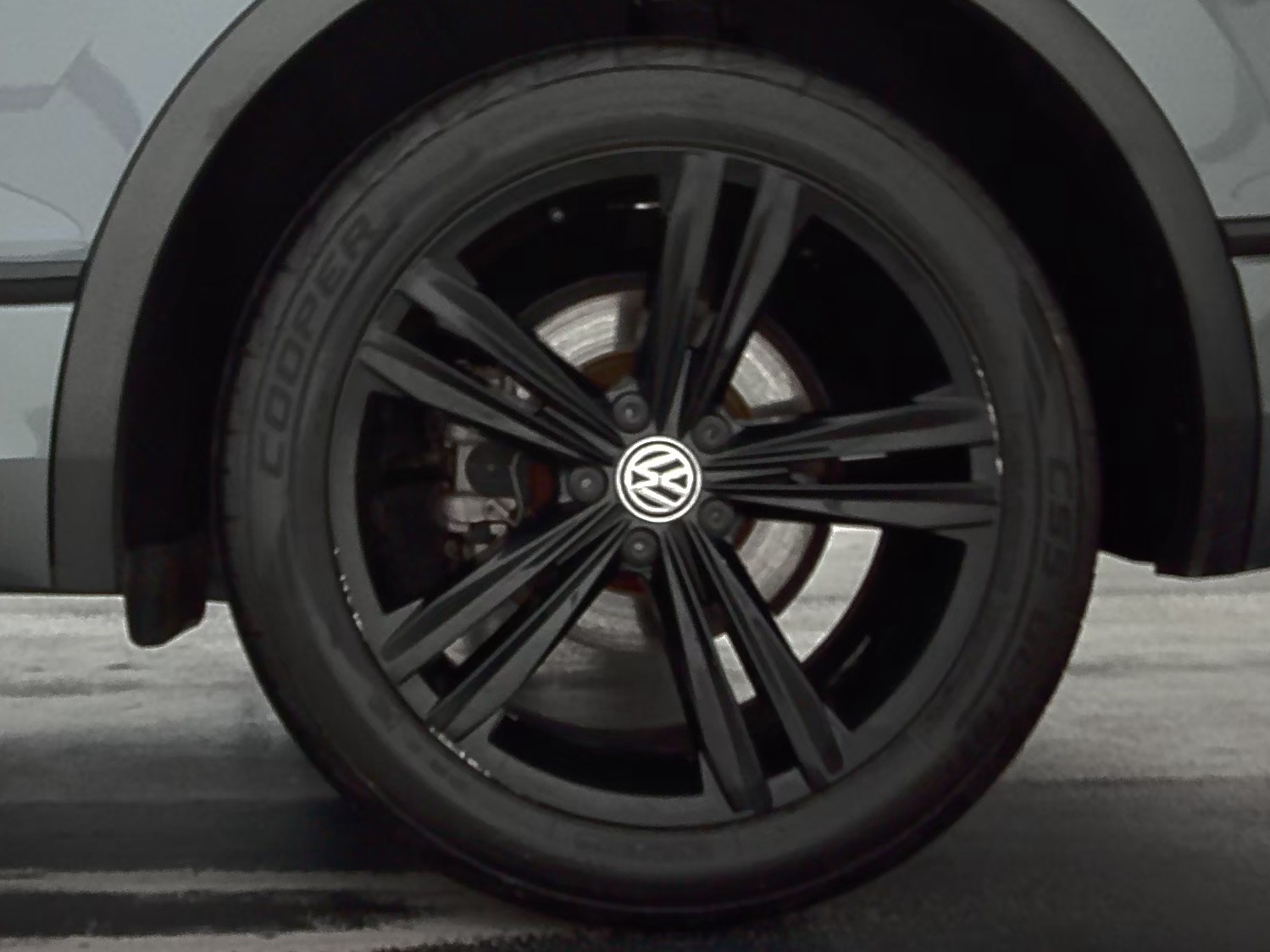 2019 Volkswagen Tiguan 2.0T SEL R-Line Black FWD