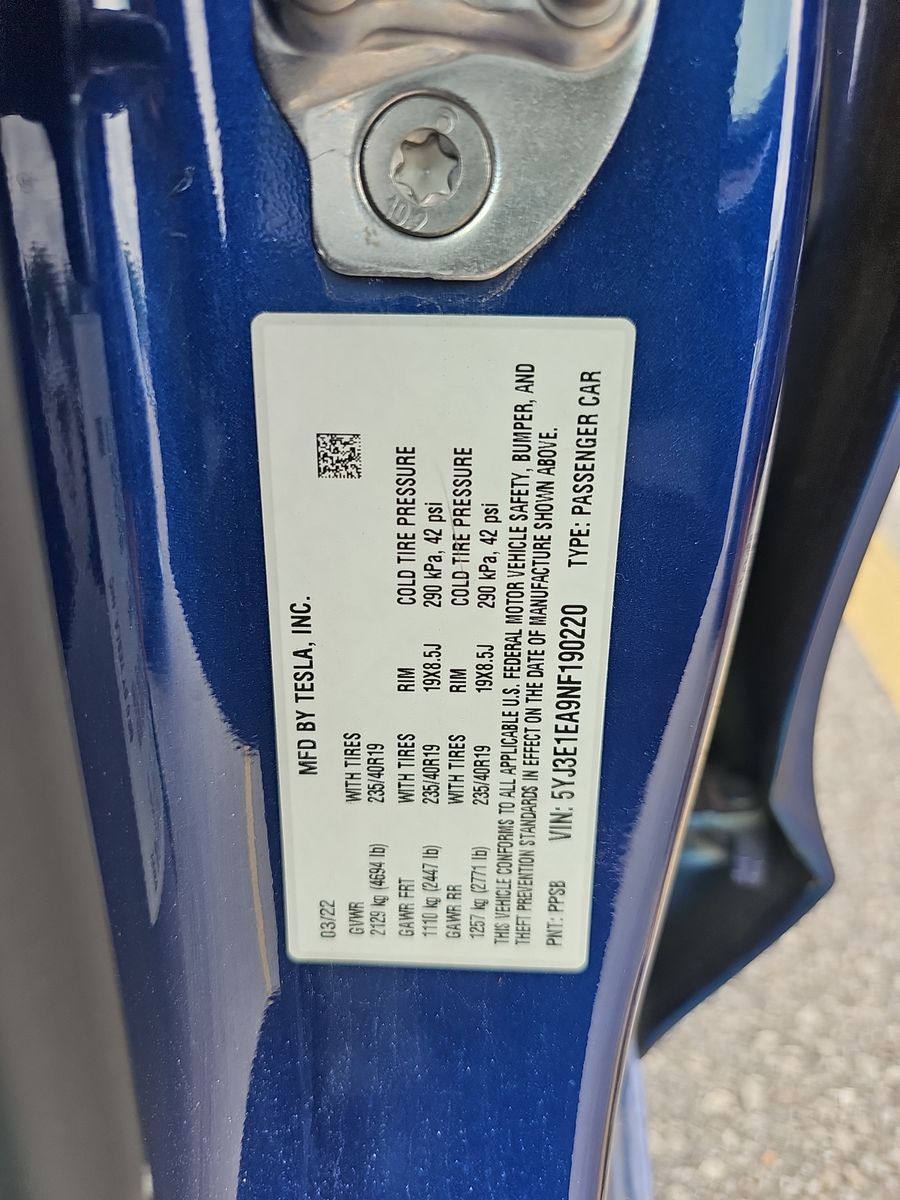 2022 Tesla Model 3 Standard Range RWD