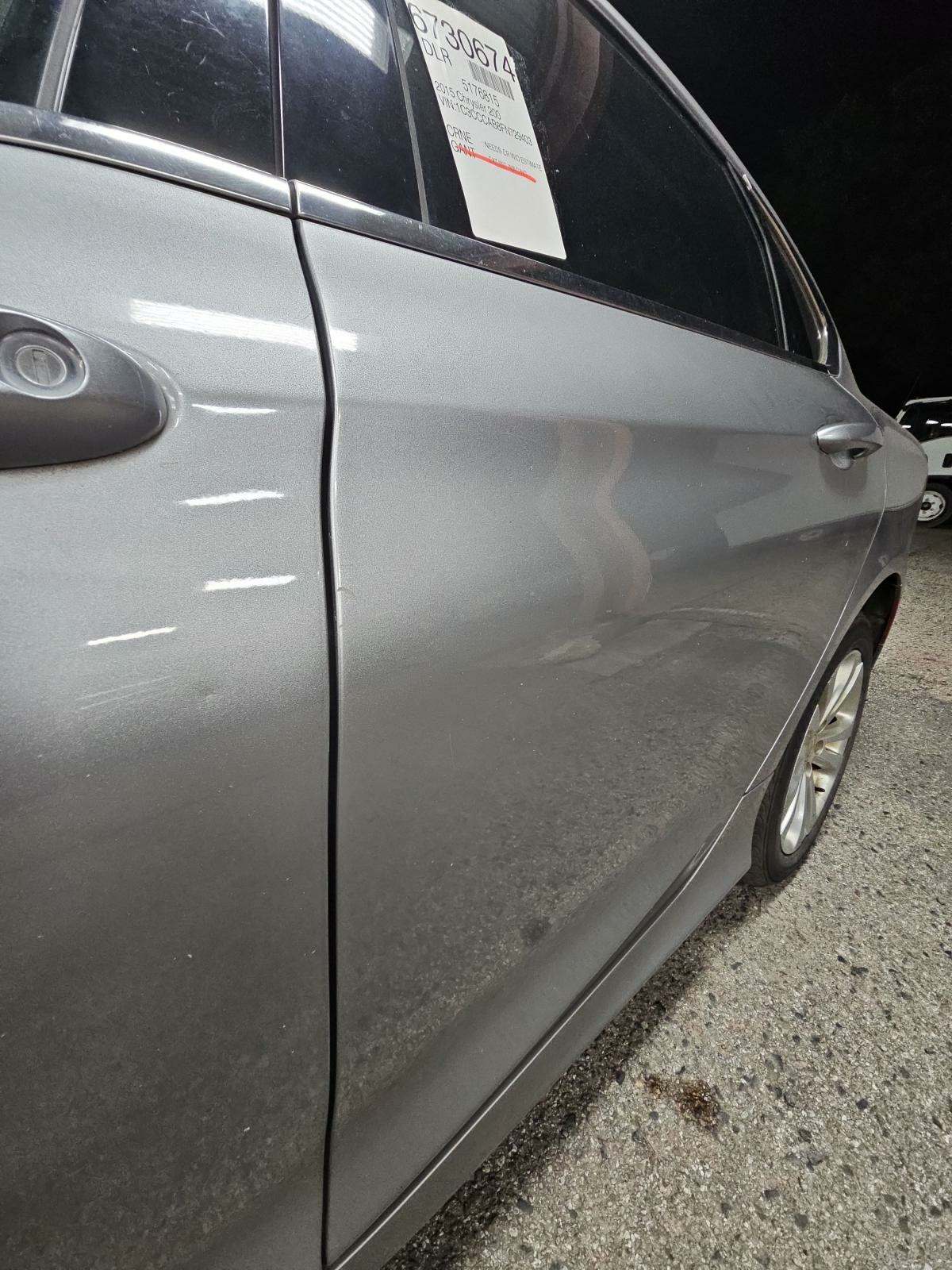 2015 Chrysler 200 Limited FWD