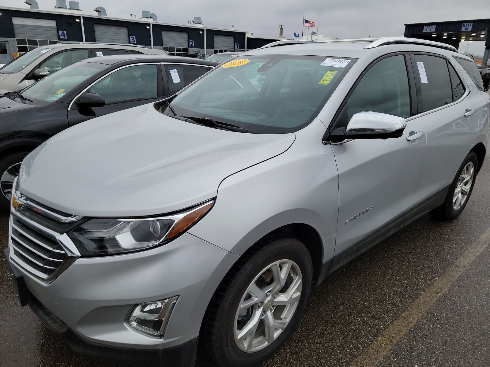 Used 2020 Chevrolet Equinox Premier with VIN 2GNAXXEV6L6223353 for sale in Minneapolis, Minnesota