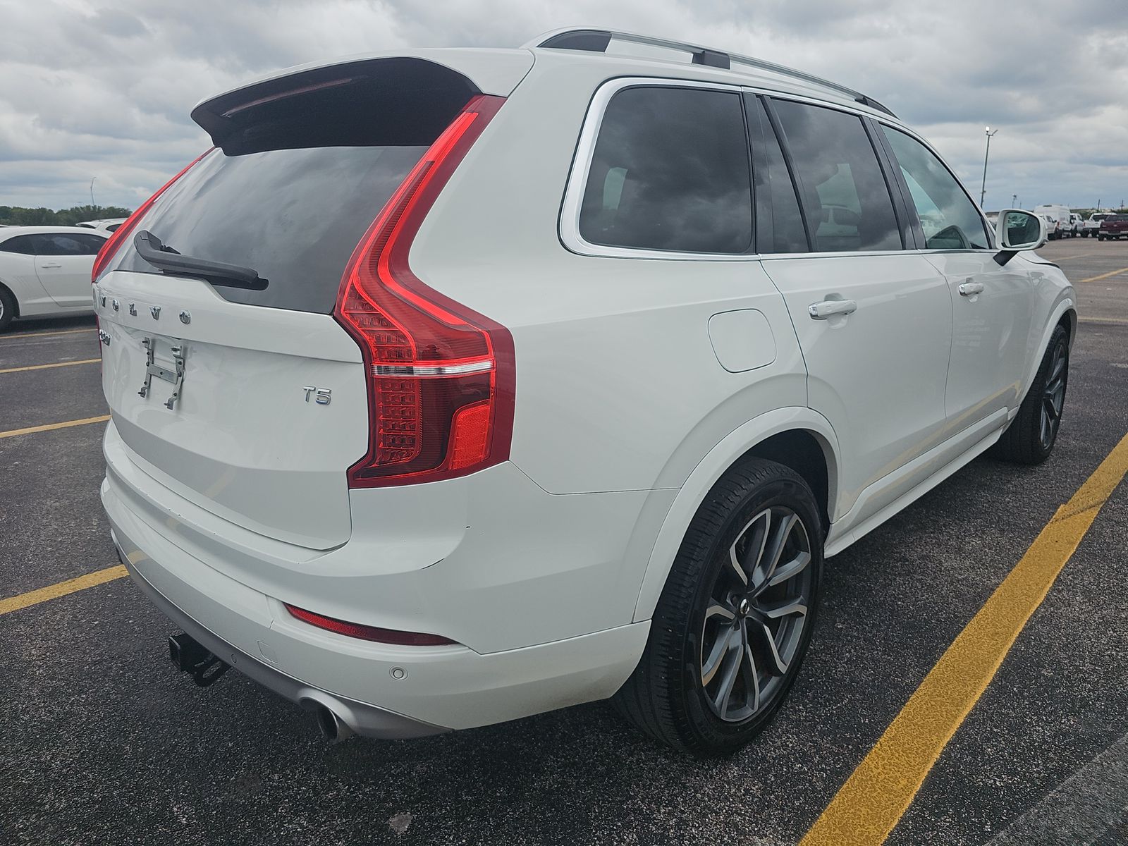 2019 Volvo XC90 T5 Momentum FWD