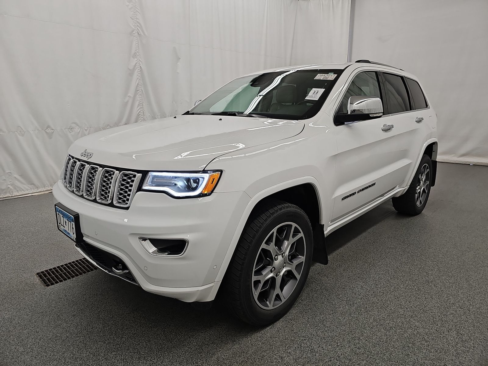 Used 2020 Jeep Grand Cherokee Overland with VIN 1C4RJFCG1LC232528 for sale in Minneapolis, Minnesota