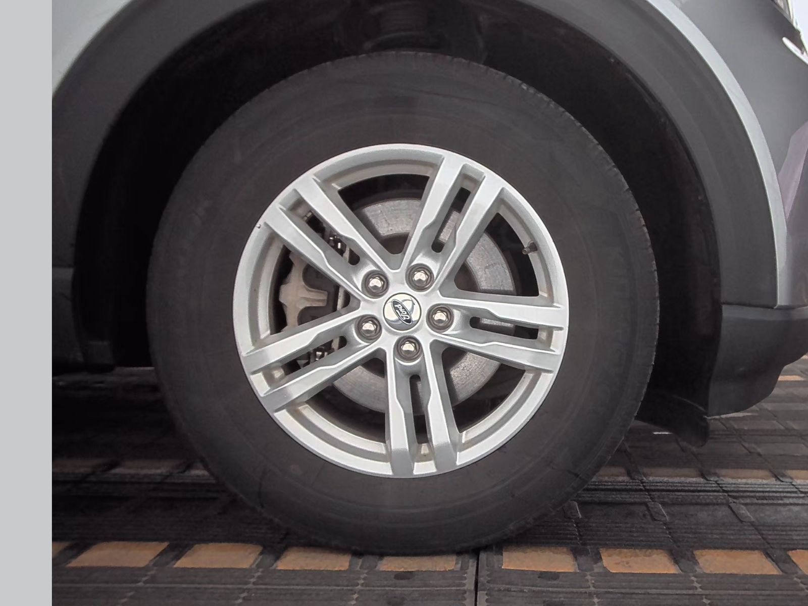 2021 Ford Explorer XLT AWD