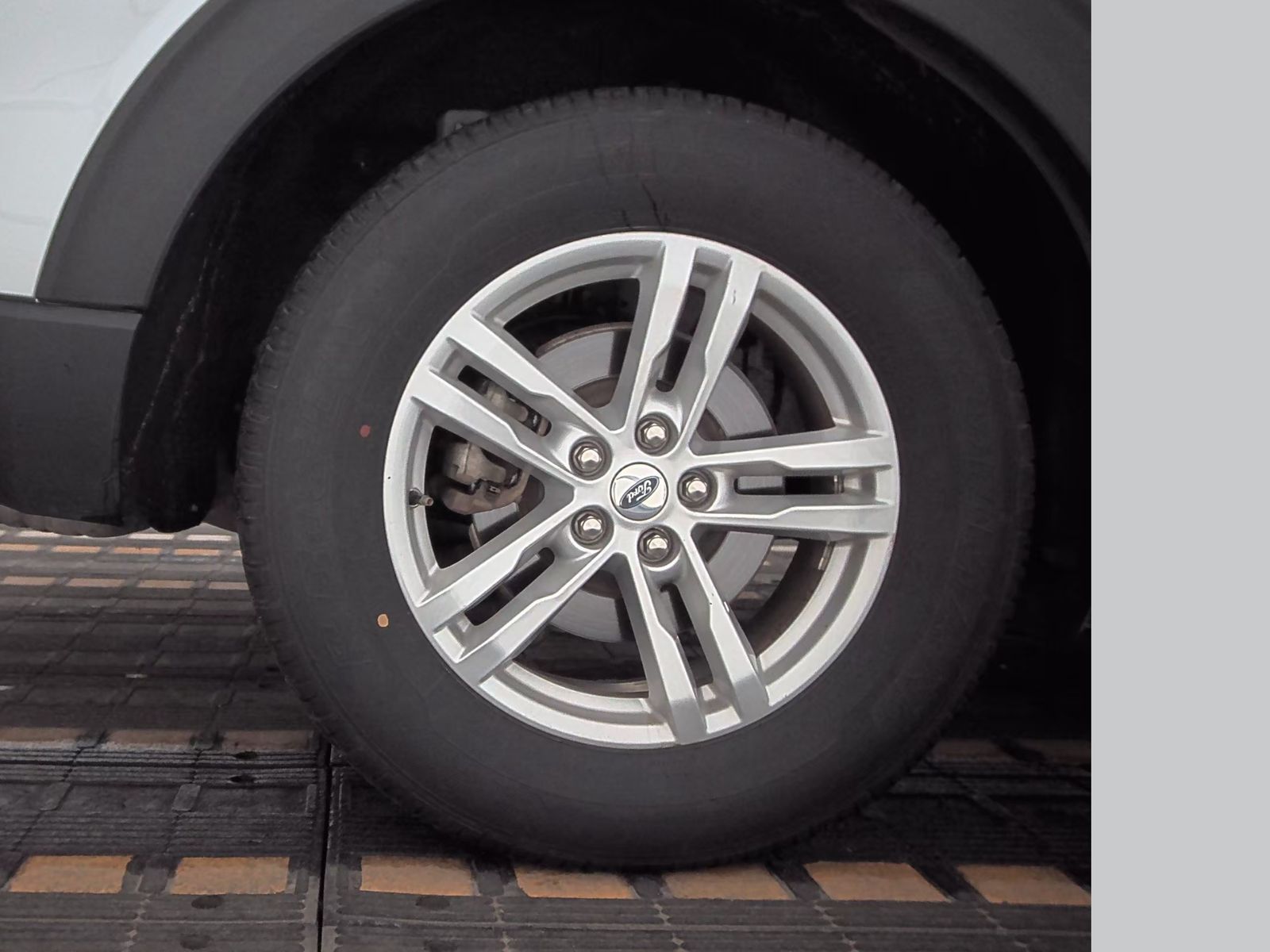 2021 Ford Explorer XLT AWD