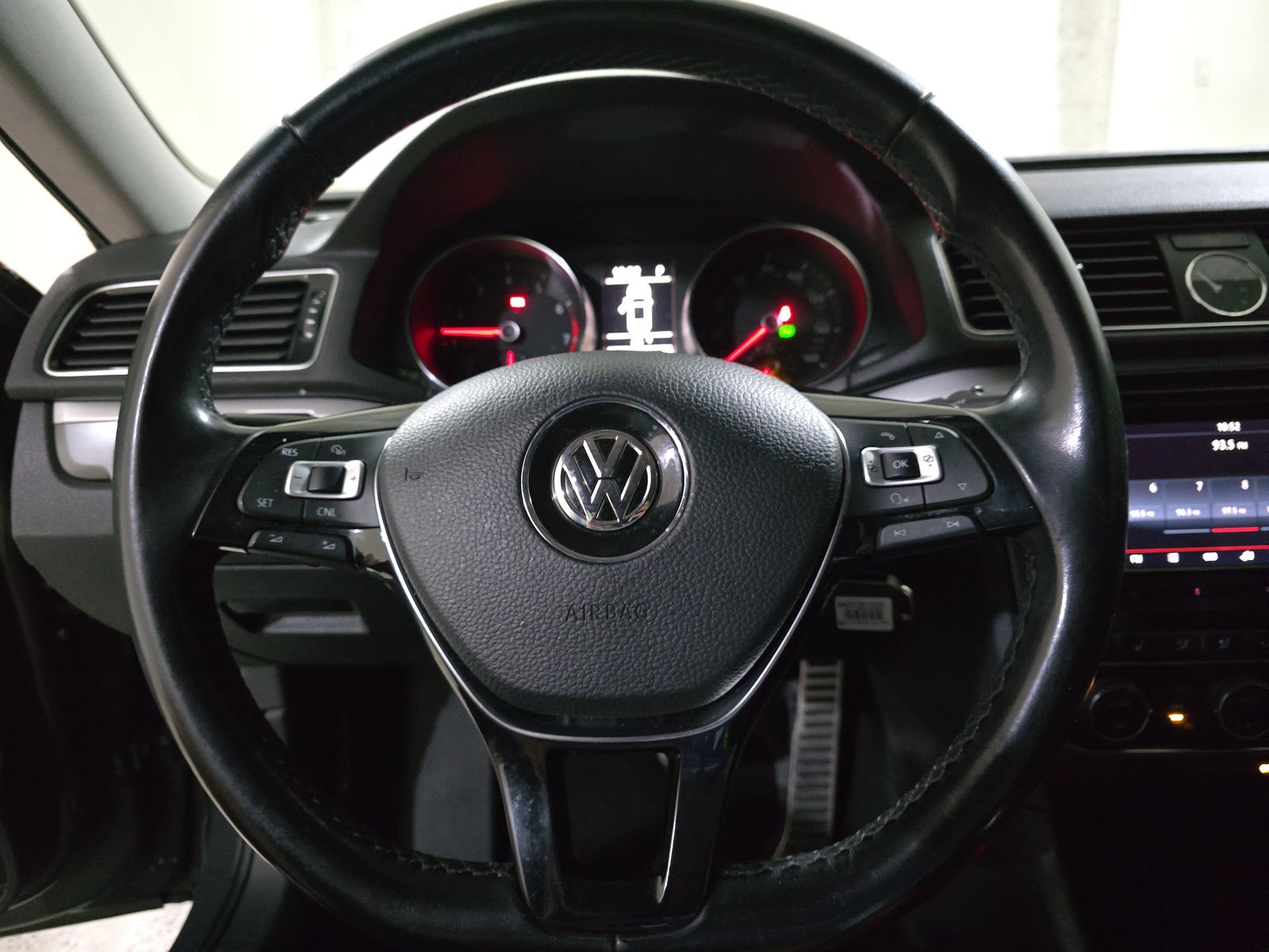 2017 Volkswagen Passat 1.8T R-Line FWD