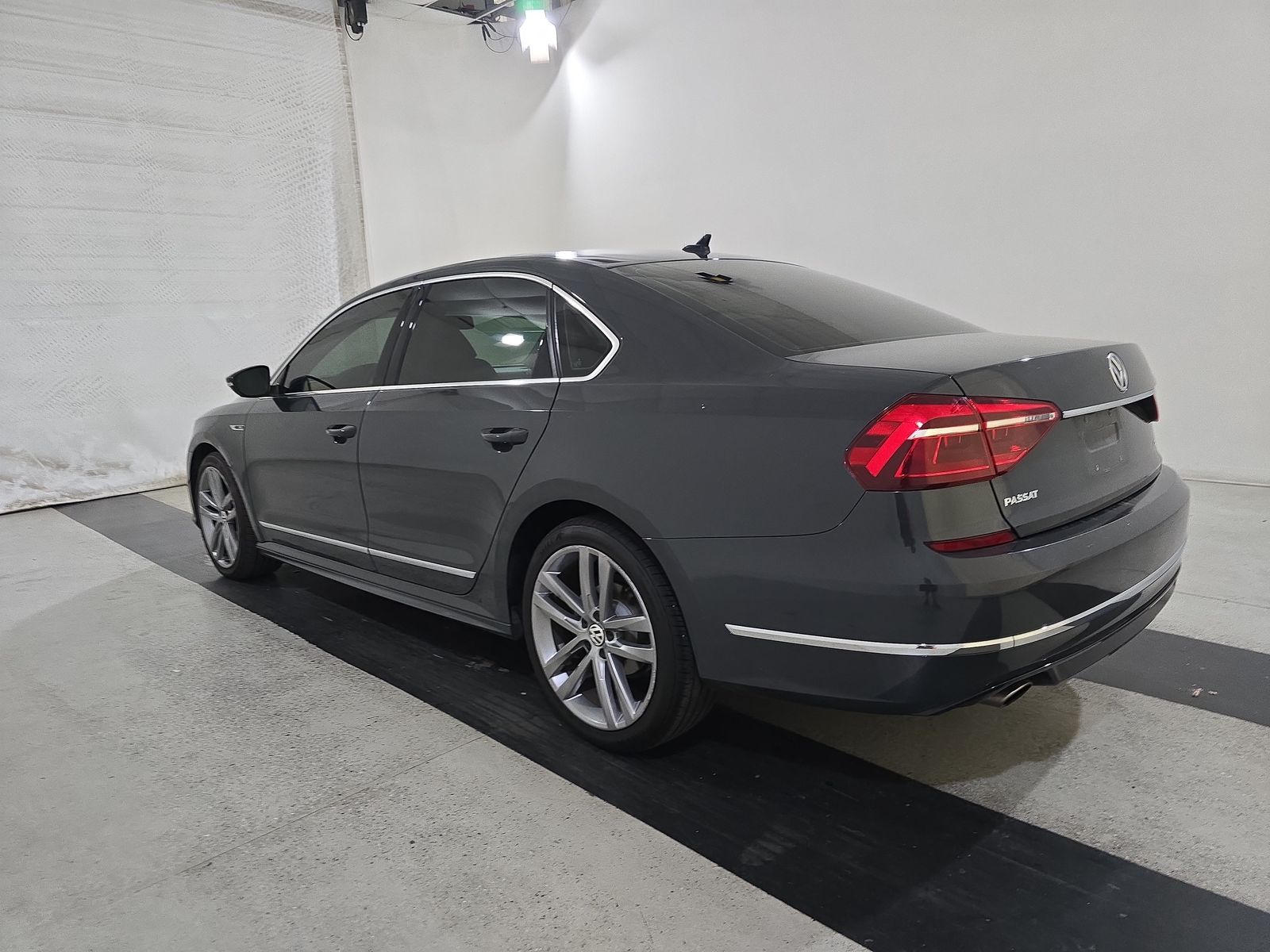 2017 Volkswagen Passat 1.8T R-Line FWD