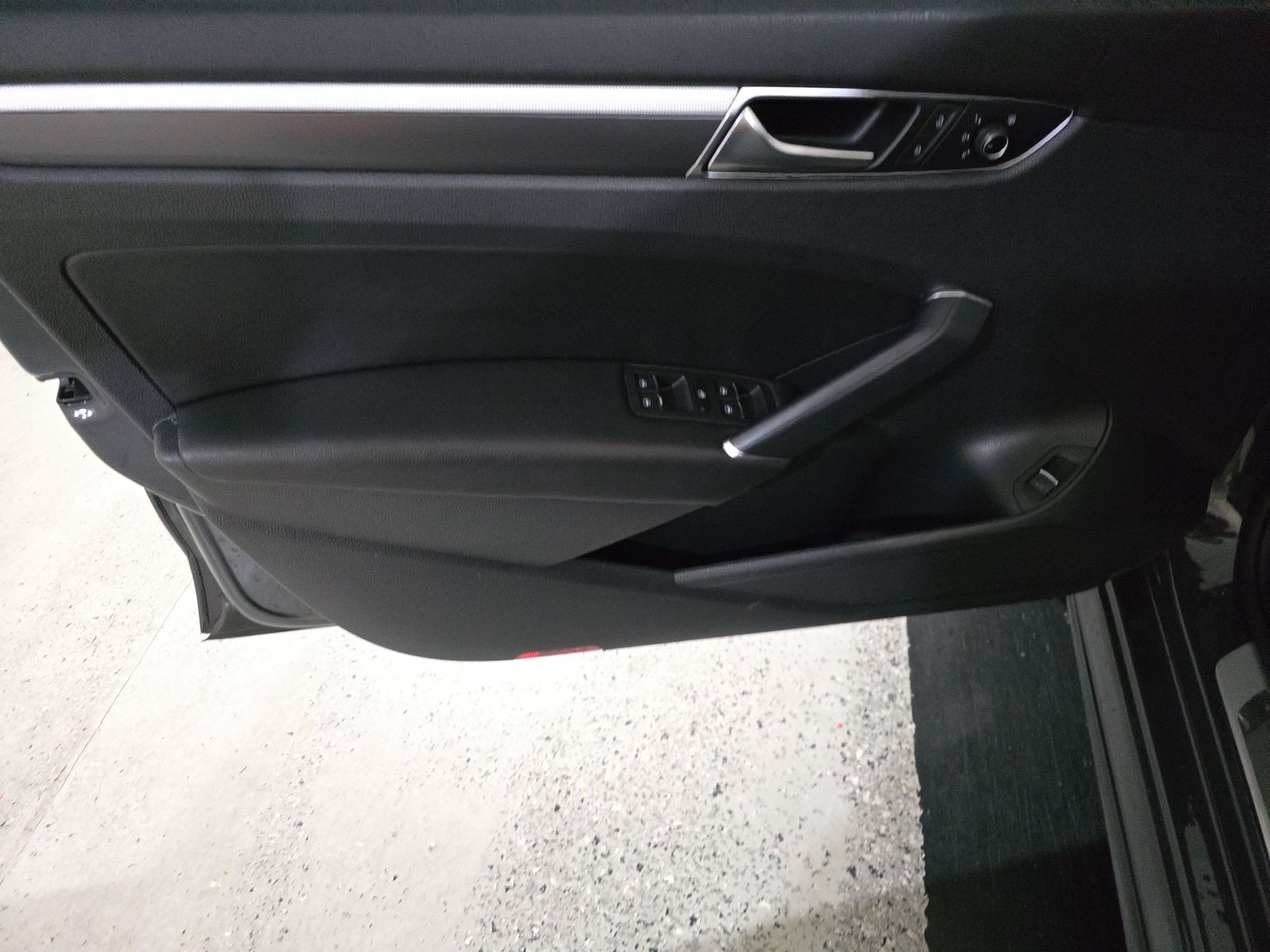 2017 Volkswagen Passat 1.8T R-Line FWD