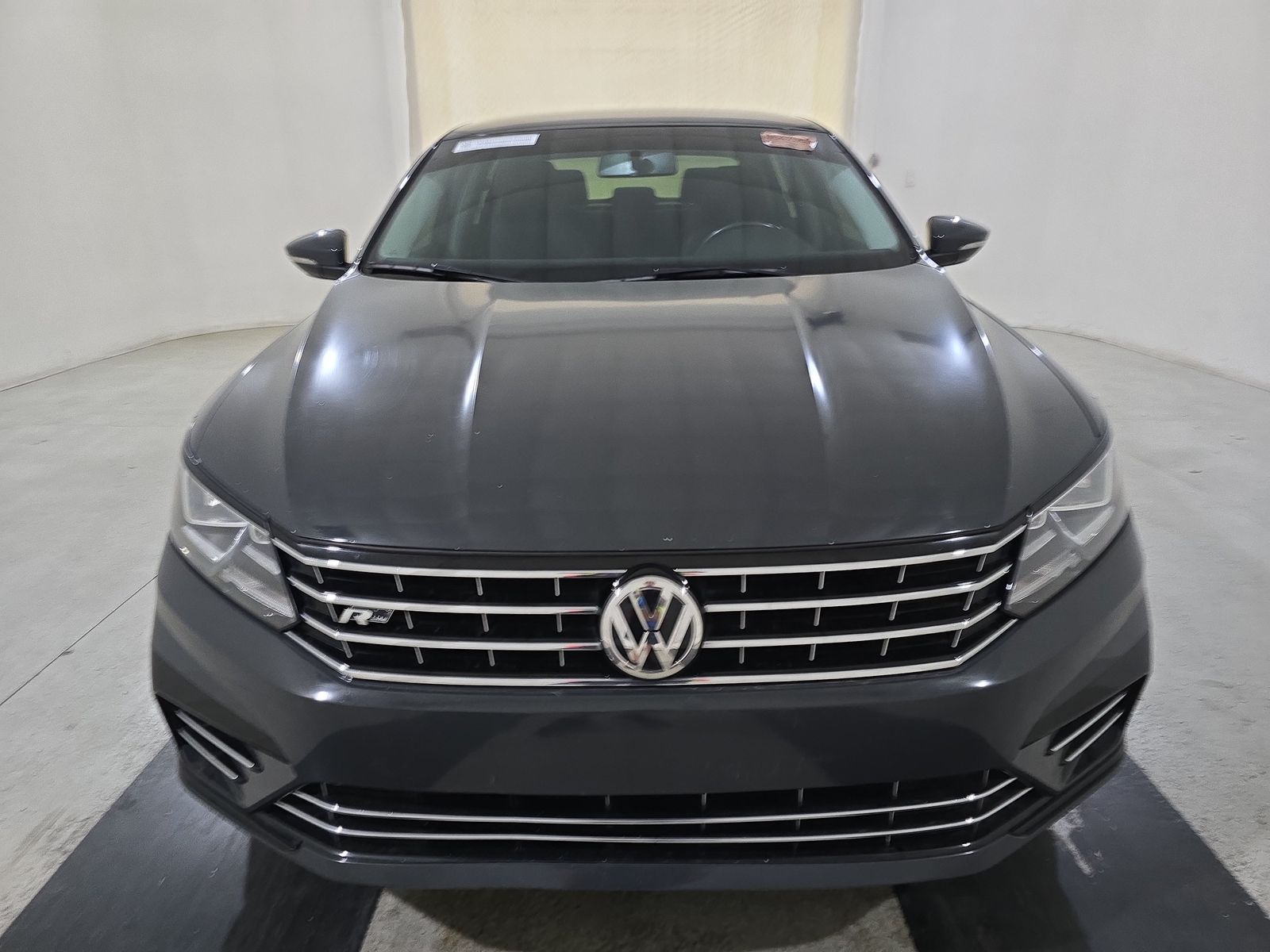 2017 Volkswagen Passat 1.8T R-Line FWD