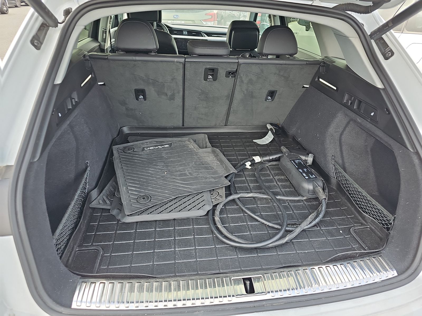 2022 Audi e-tron Premium AWD