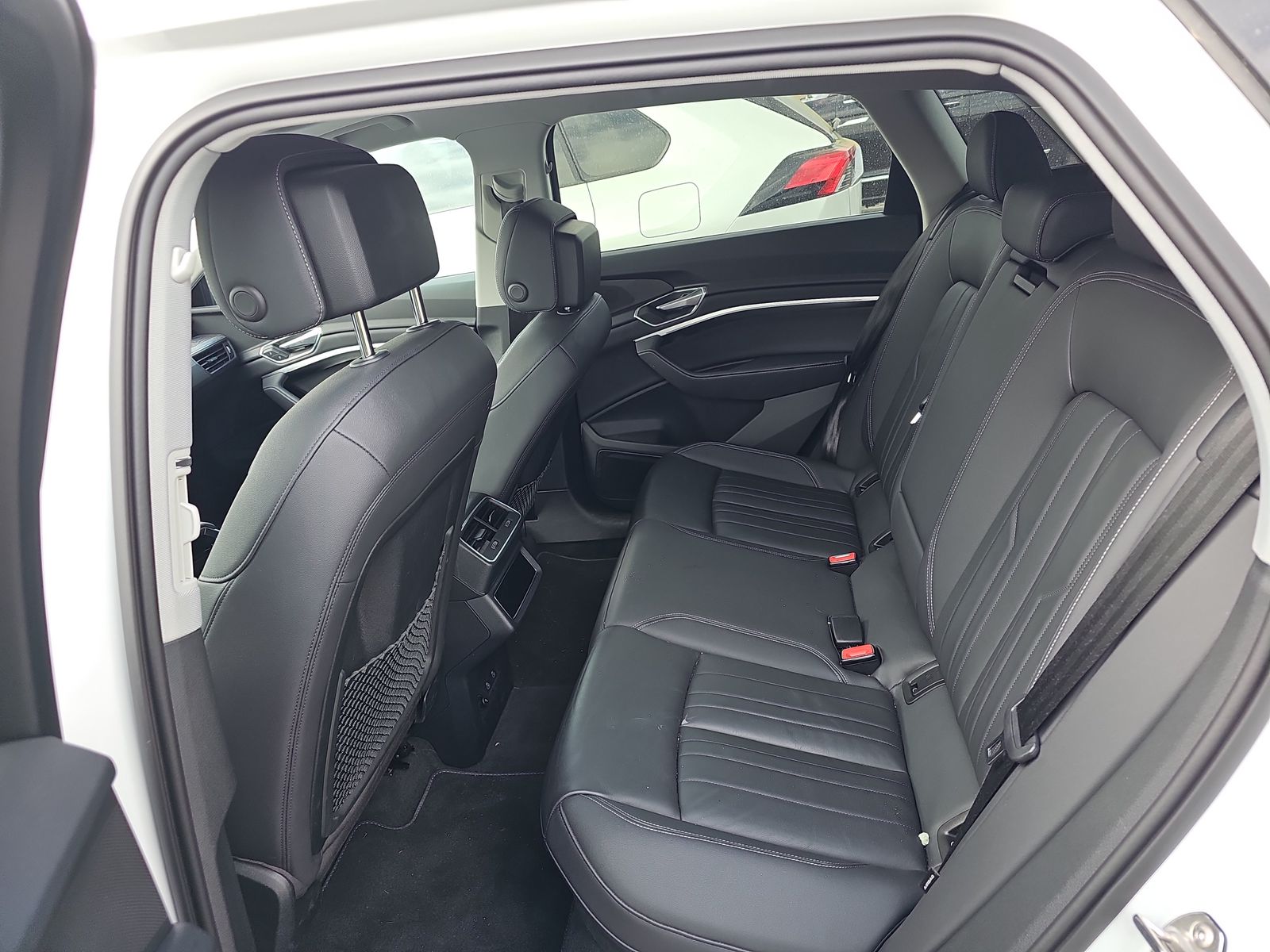 2022 Audi e-tron Premium AWD