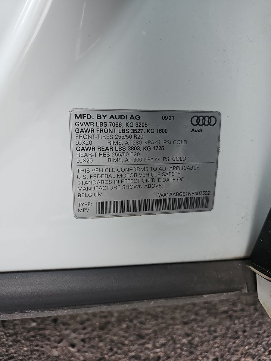 2022 Audi e-tron Premium AWD