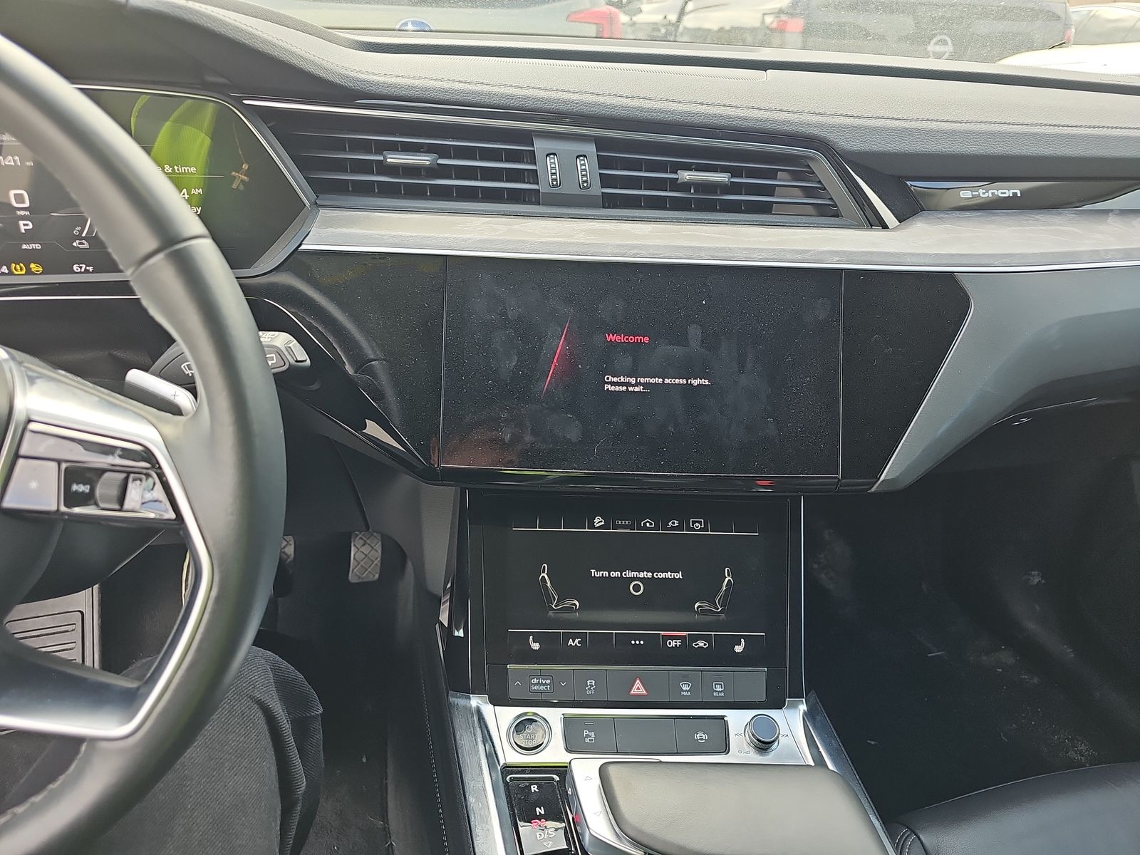 2022 Audi e-tron Premium AWD