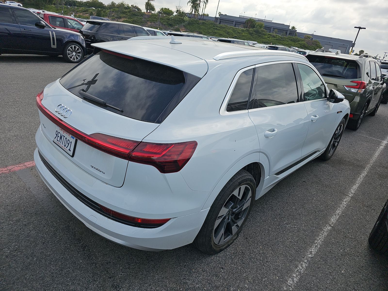 2022 Audi e-tron Premium AWD