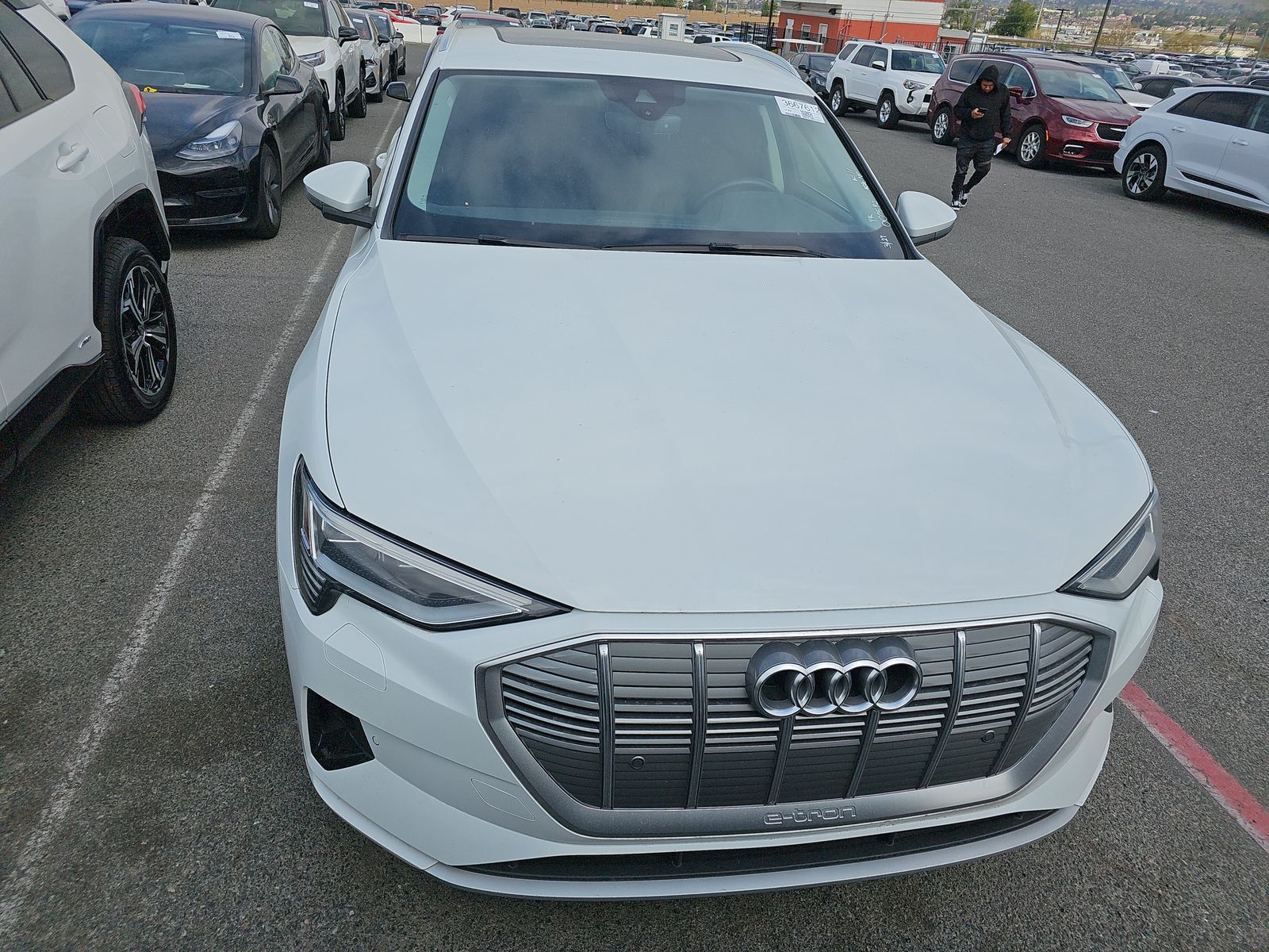 2022 Audi e-tron Premium AWD